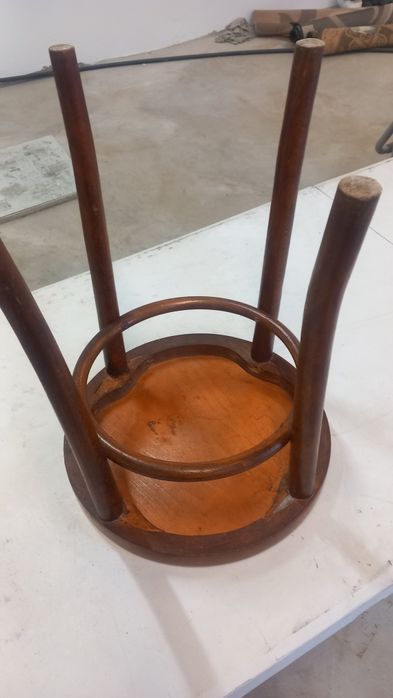 Scaun taburet model Thonet