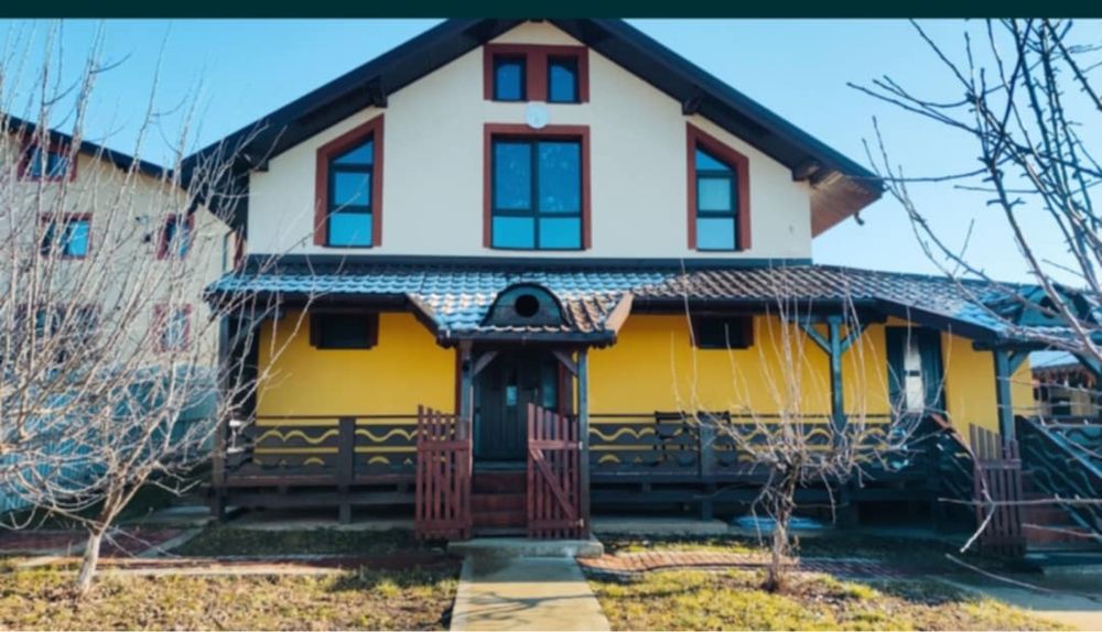 Inchiriez vilă zona bucium