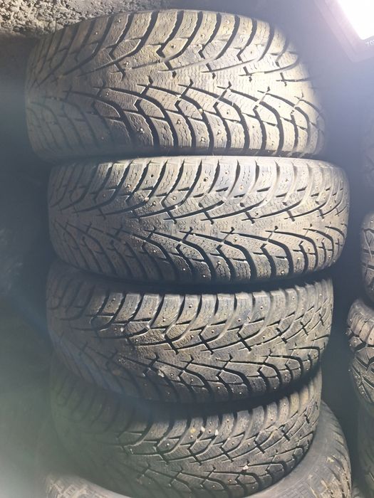 Шины зимние шипованые Maxxis 215/60/17