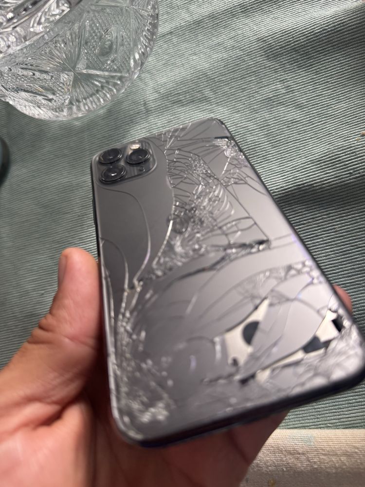 Iphone 11 pro fara cont / nu porneste