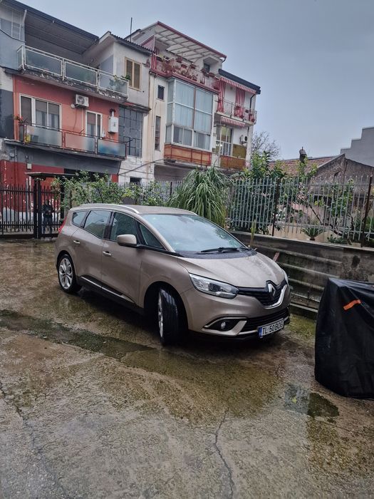 9000  euro Grand scenic 4 7 locuri automat