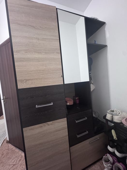 Продам прихожую почти новая покупали с евромебели танго