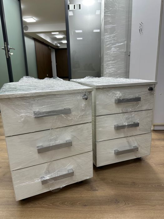 Офисные тумбы на колесиках