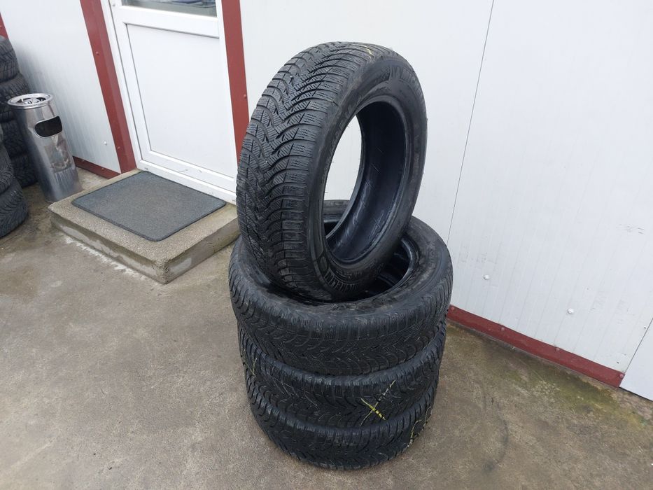 125 lei bucata! Set anvelope M+S/IARNA 205 60 16 Michelin