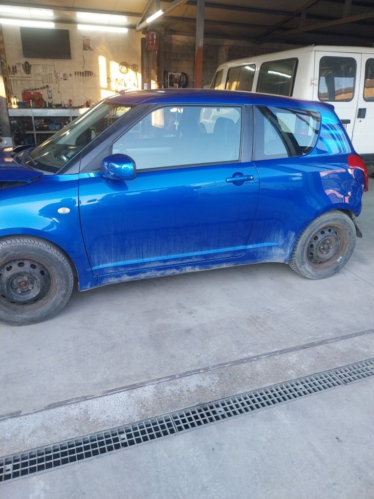 Сузуки Суифт4×4 на части