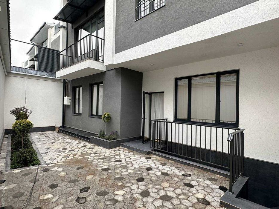 Новый современный Дом.