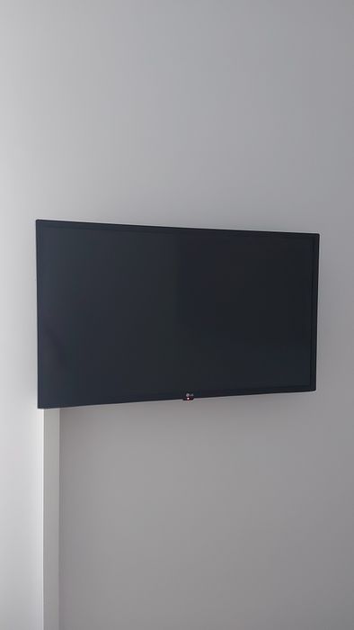LG Smart TV 80cm HDR