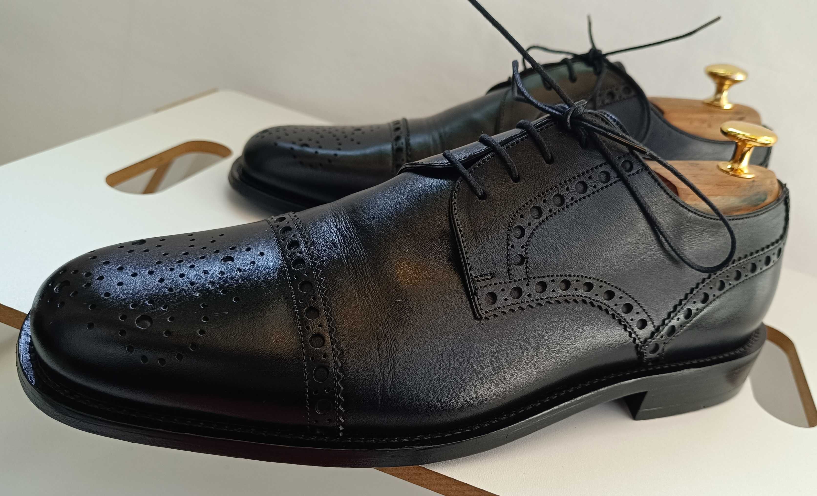 Pantofi derby 43 brogue lucrati manual Bally piele naturala moale