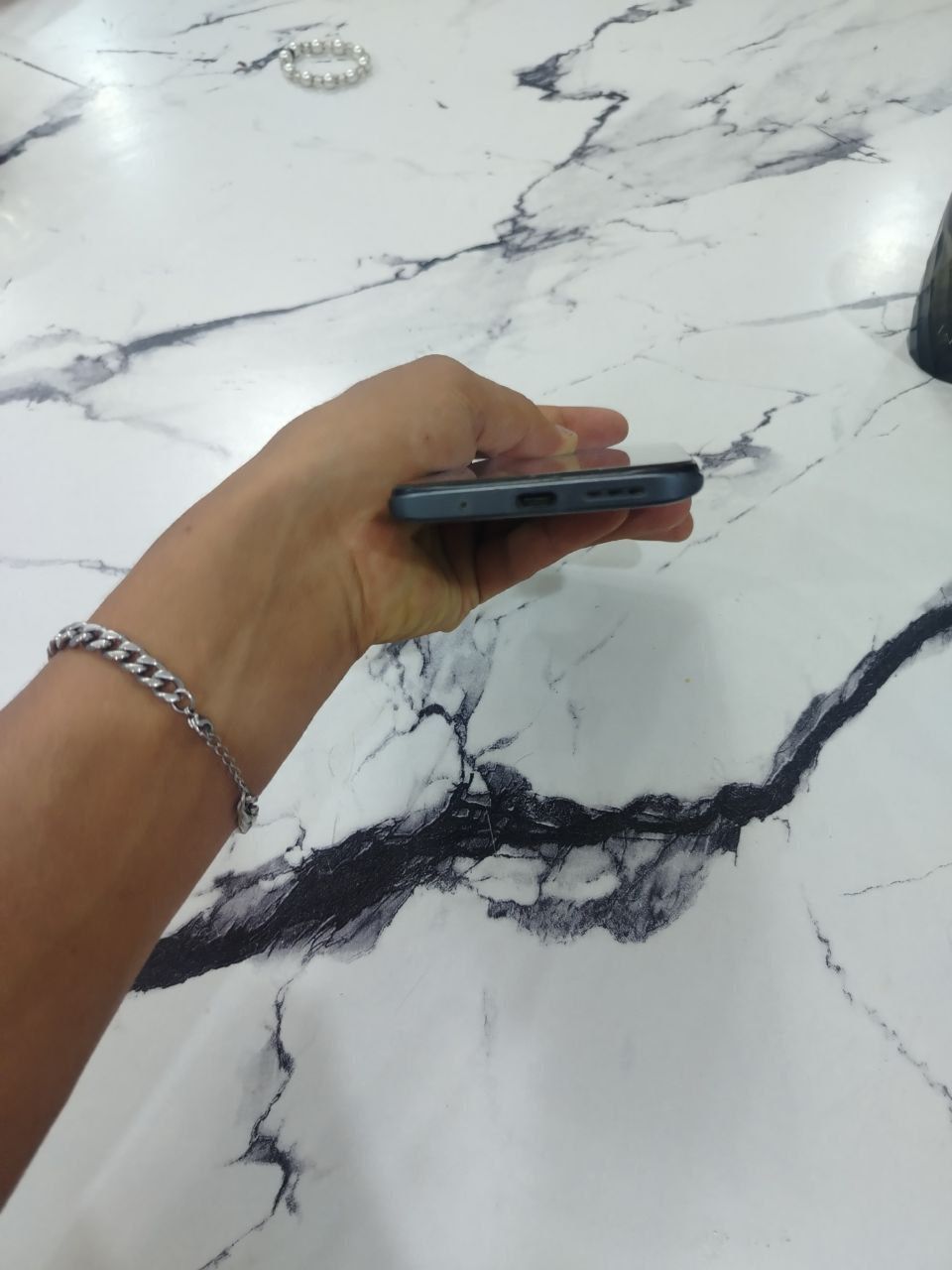 Redmi 11 128 gb rangi qora karopka documentli aybi yoʻq pul zarl