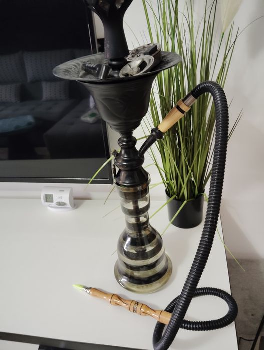 Vând narghilea cu trei furtune ,pipe