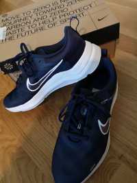 Олекотени обувки за бягане Nike Downshifter