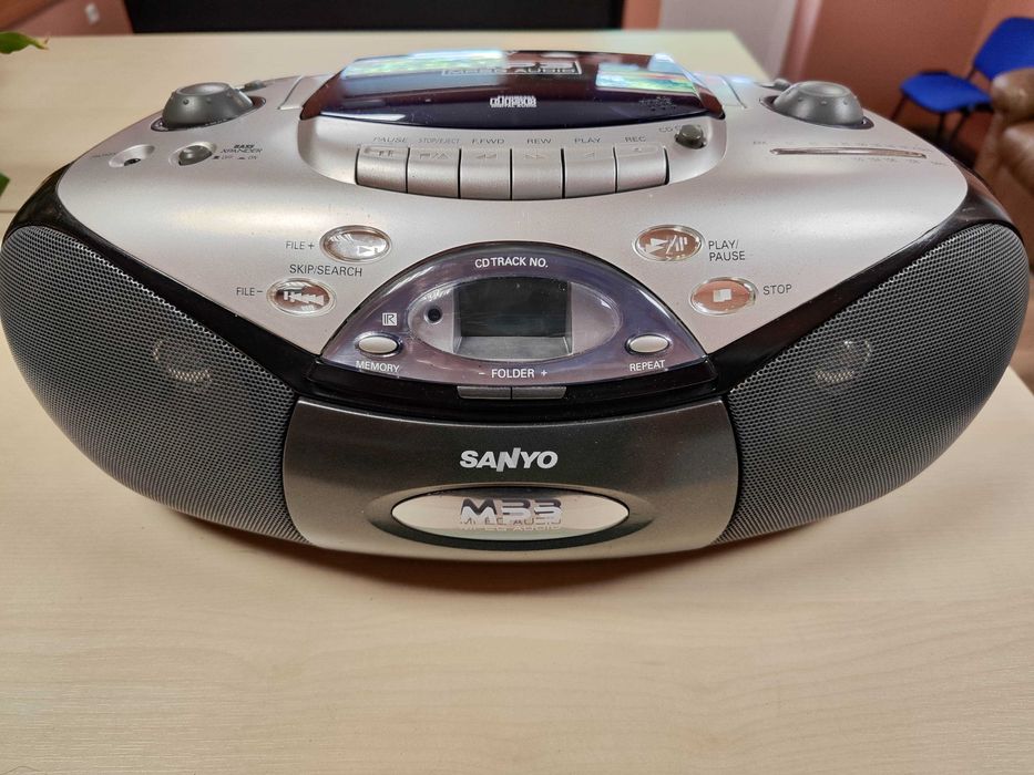 Радио- CD- касетофон Sanyo MCD-ZX570M