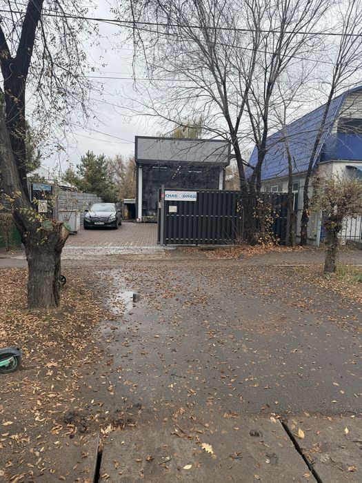 Продам коммерческое здание на пераой линии