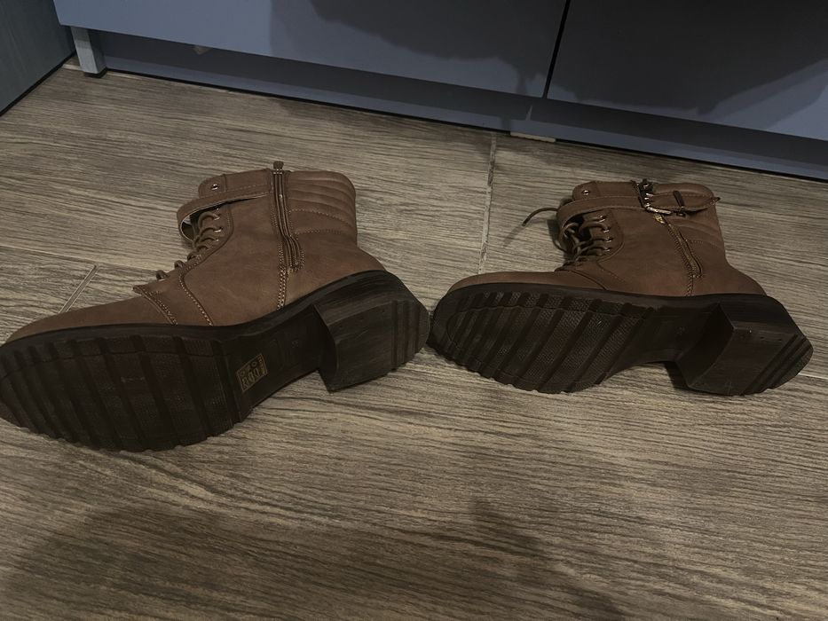 Ghete noi, maro, piele ecologica, imblanite