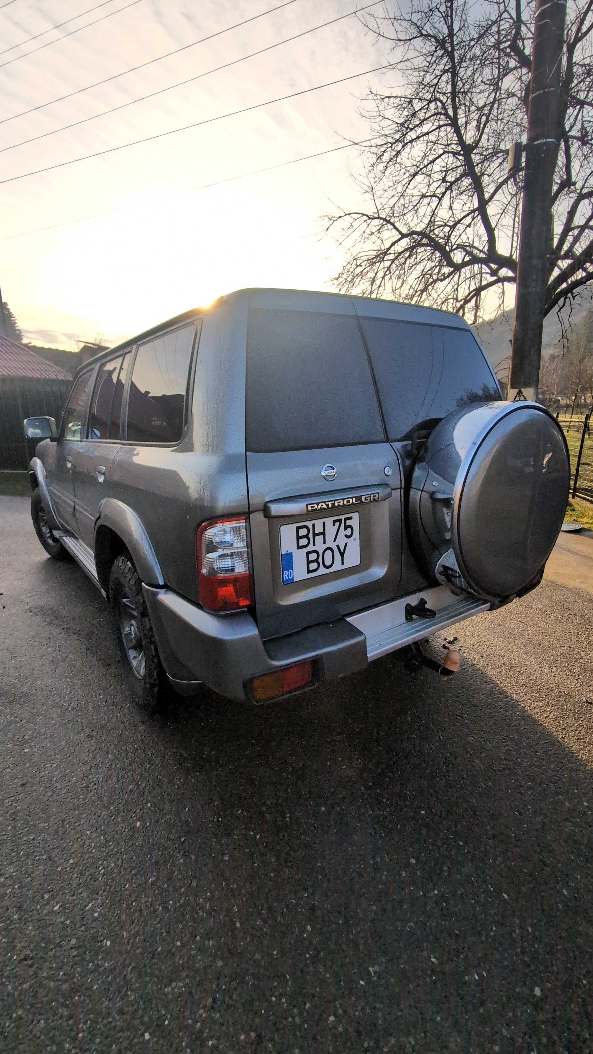 Nissan Patrol 7 locuri