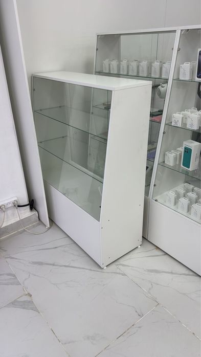 Продам новую витриру(оборудование)