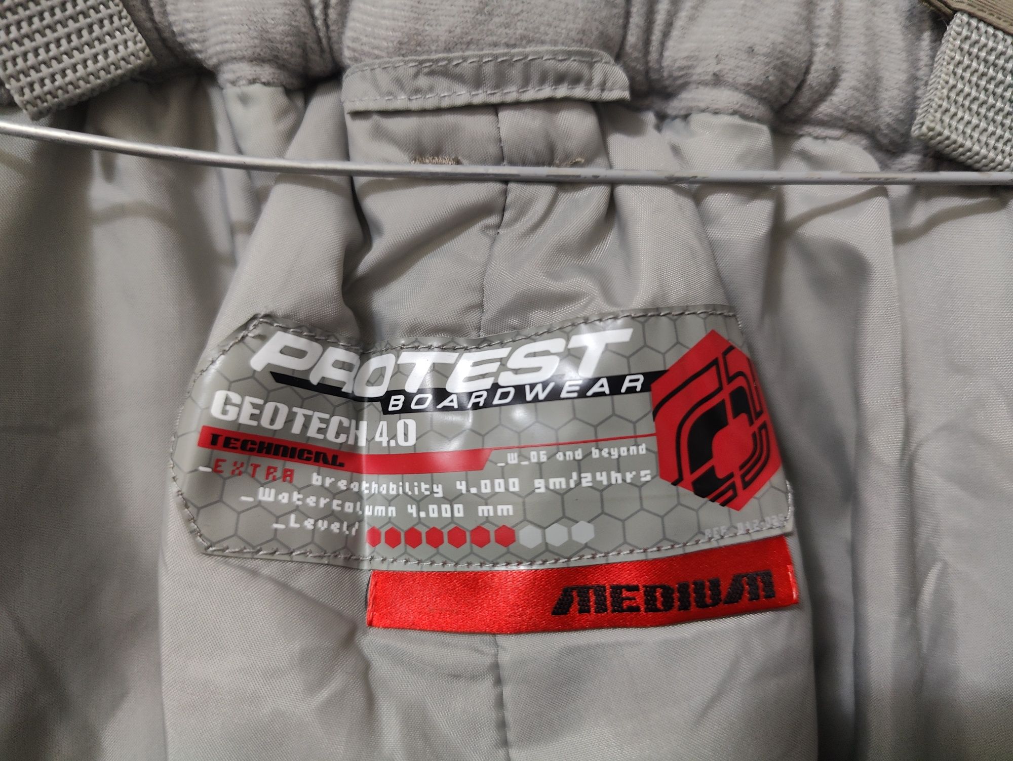 Pantaloni pentru ski marca protest