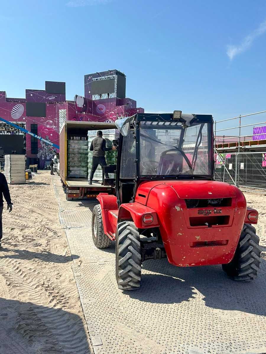 Inchiriez Camion cu Macara. Stivuitor Teren. Generator 380V. Nacela.