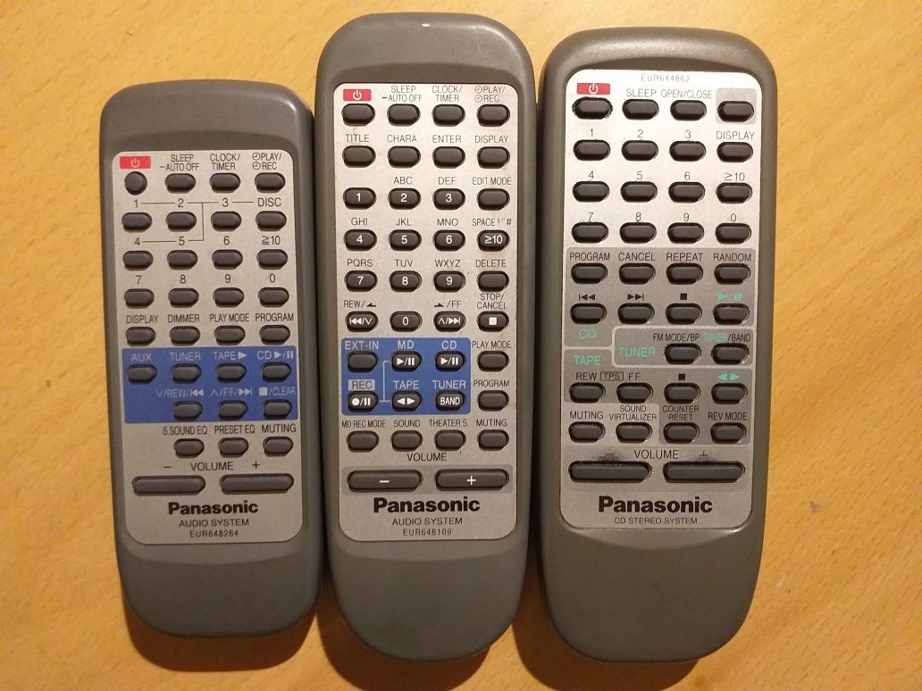 Telecomenzi Panasonic audio system.