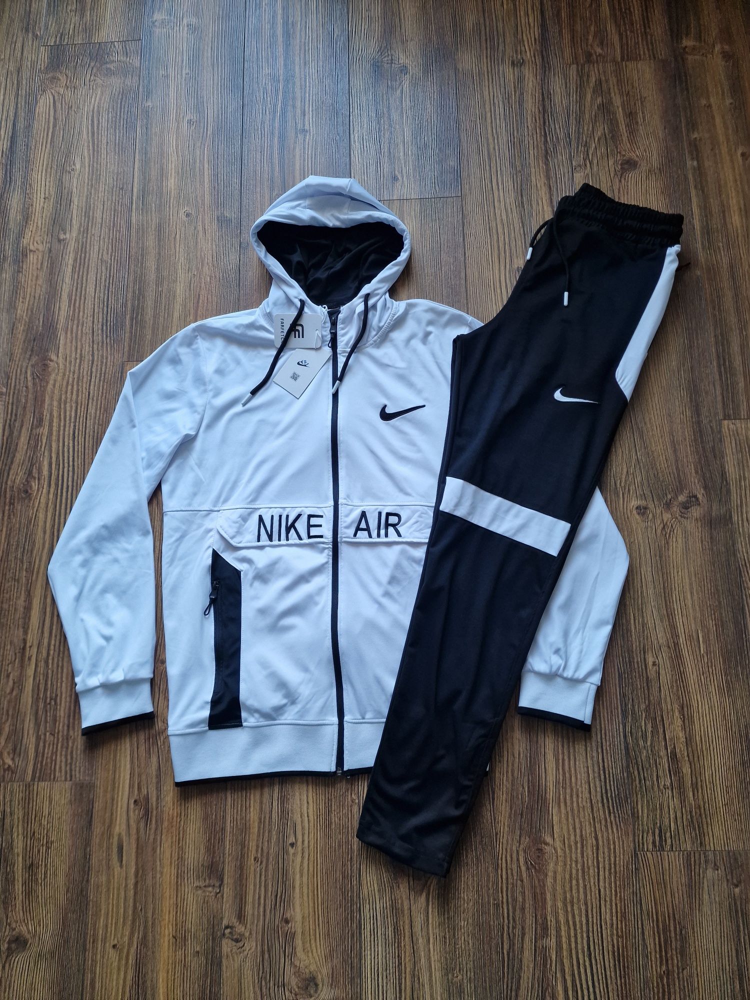 Мъжки спортен екип долнище и горнище размер S M L XL 2XL 
Най-висок кл