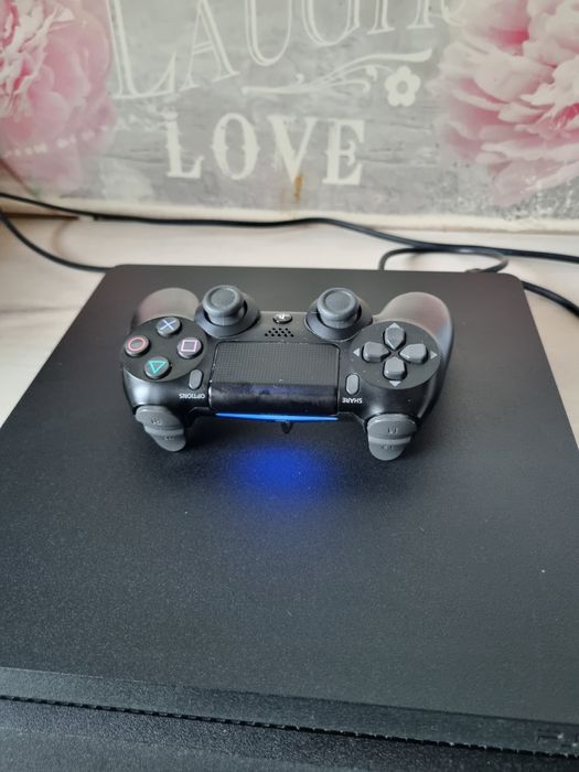 Vând PS 4 Slim 500GB