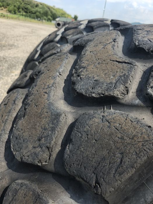 Anvelope 26.5 r 25 Michelin.