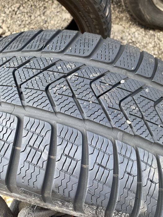 255/40/18 Pirelli 2 бр 2022