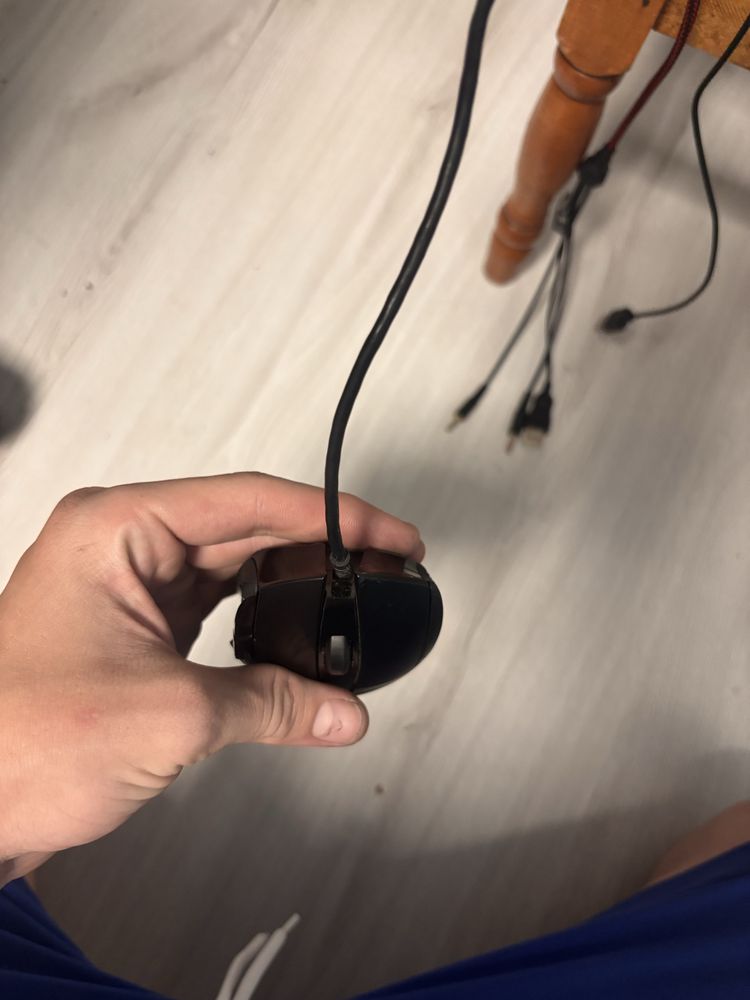 Vand 2 mouseuri de gaming