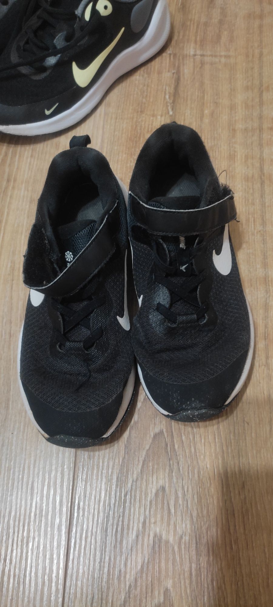 Маратонки nike 34 номер