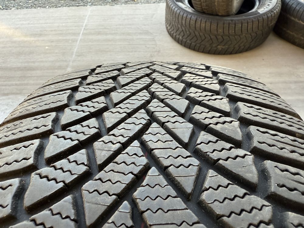4бр. Зимни Гуми С Борд 235/55R/18 -BRIDGESTONE- DOT:3822- 5.7мм+5.3мм