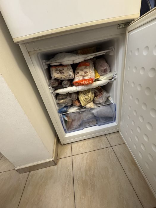 Combina frigorifica frigider + congelator Arctic