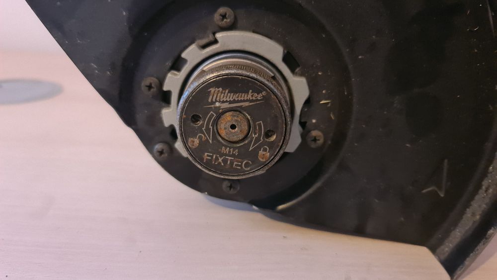 Milwaukee AGVKB 24-230EKX Polizor unghiular flex