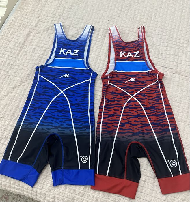 Продам туники новые