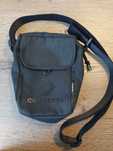 Borseta Converse gentuta de umăr neagra negru fermoar