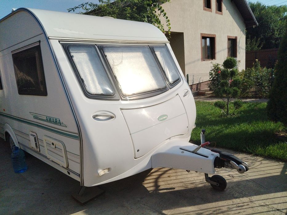 Vând rulotă cu panou solar