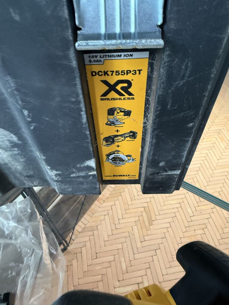 Scula multifunctionala oscilanta, circular, pendular DEWALT NOI SET