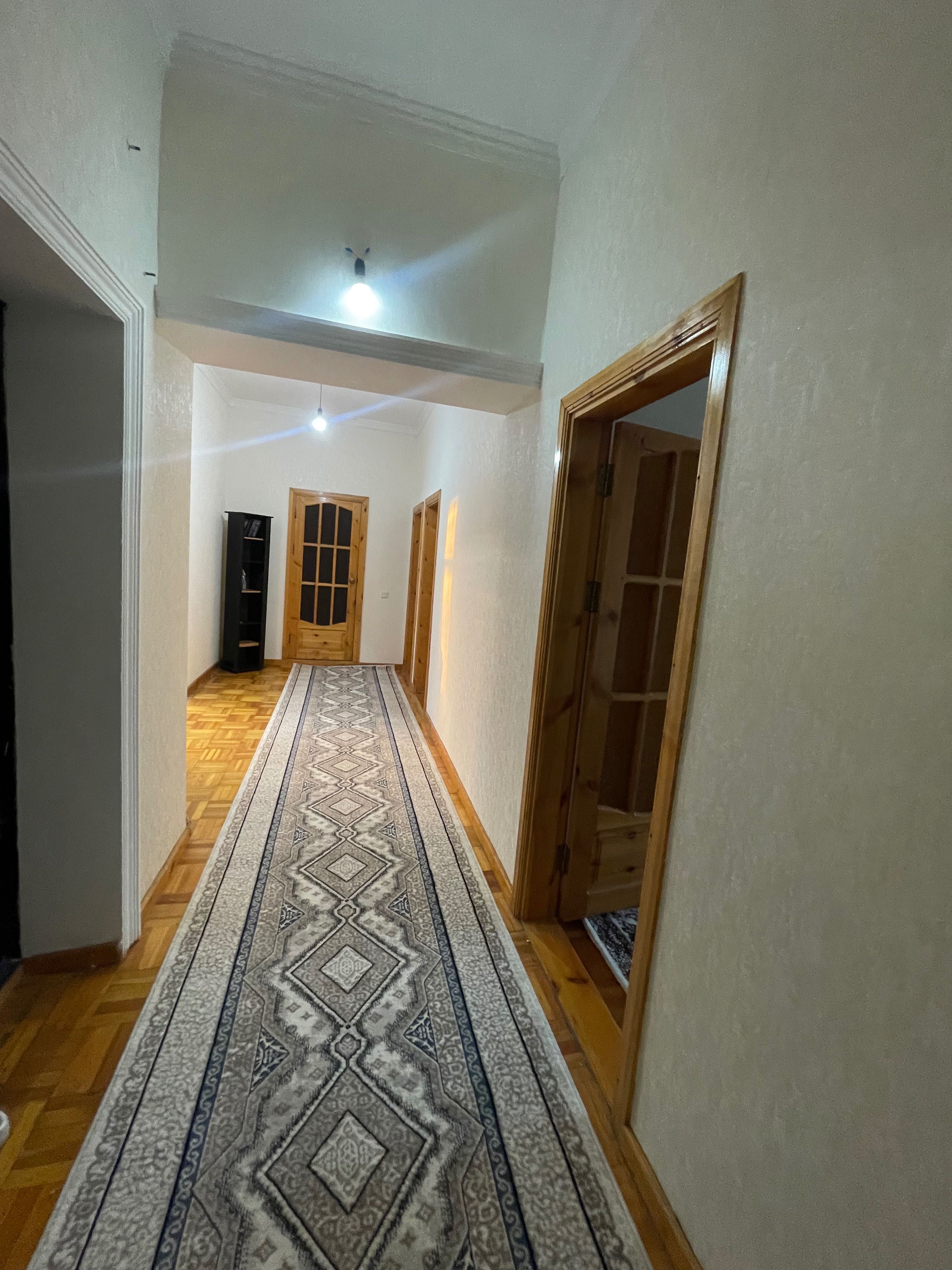 Продается 4 комн. квартира на Бульваре (Идеальная локация - Обком дом)
