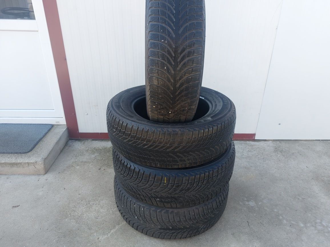 125 lei bucata! Set anvelope M+S/IARNA 235 65 17 Michelin