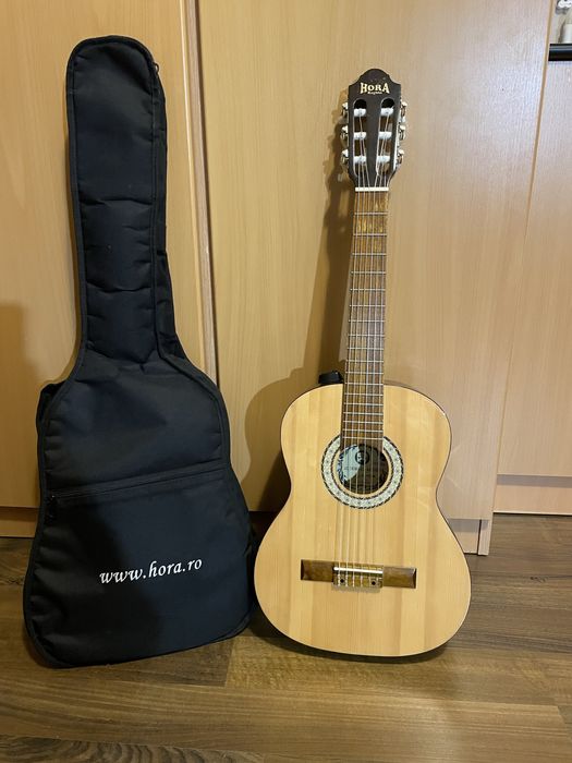 Chitara Hora Reghin clasica 1/2 cu husa