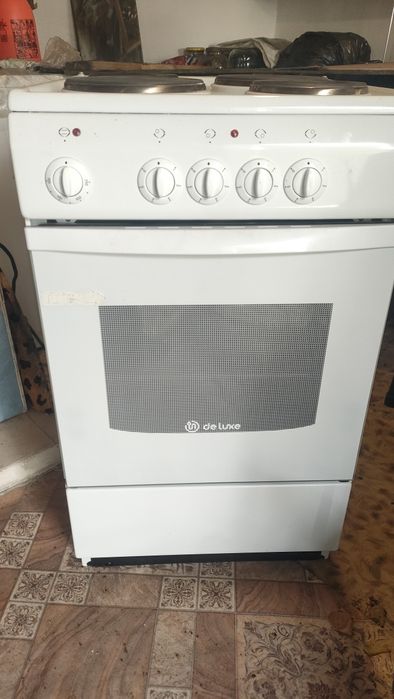 Электроплита и духовка в отличном состоянии.