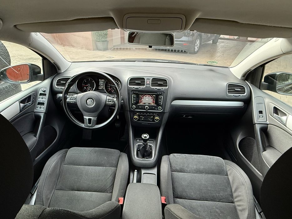 Volkswagen Golf HIGHLINE 2.0 TDI 140 cp + ROTI IARNĀ