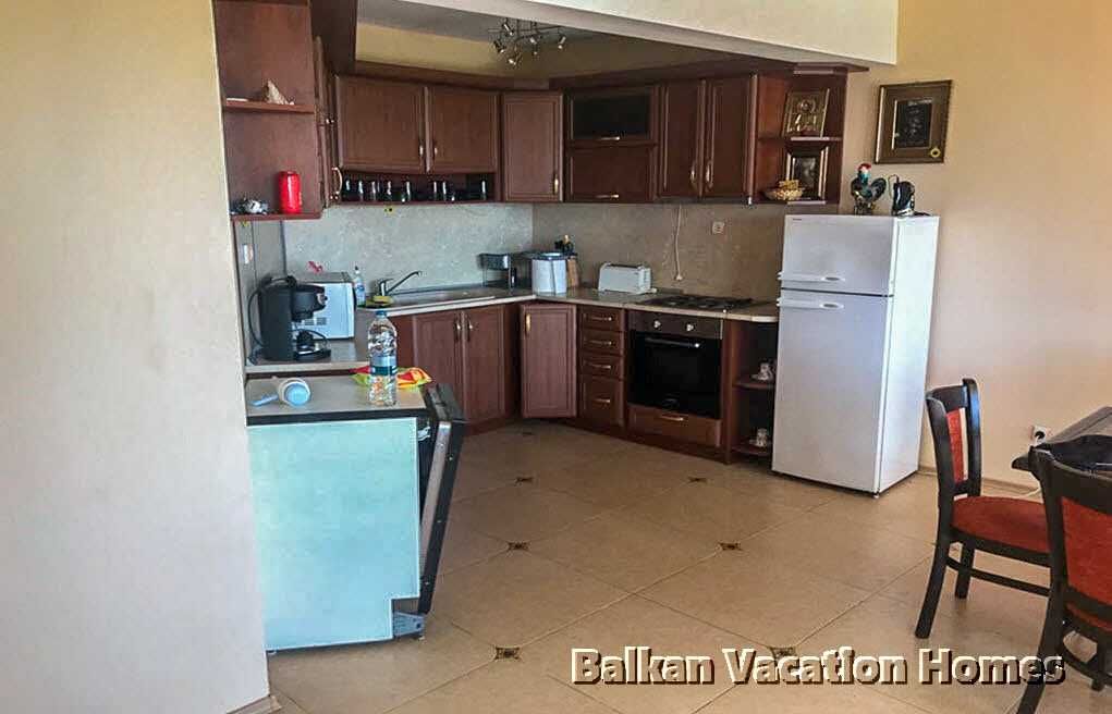 Продава се Къща в с. Топола, Област Добрич - 196 кв.м за 944 €/кв.м - Снимка #3