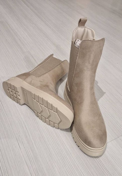 Дамски ботуши от велур