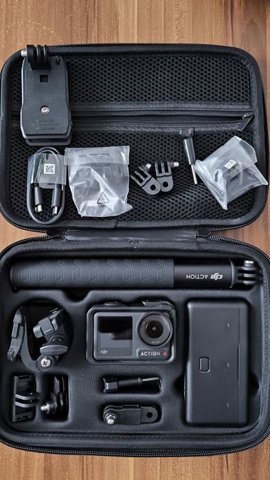 Camera actiune DJI Action 4 Adventure Combo ca noua + accesorii