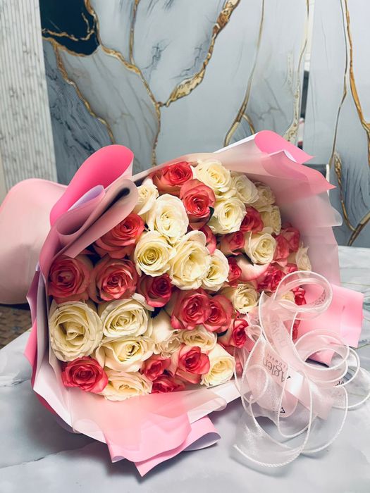 Свежый красивый 51роза