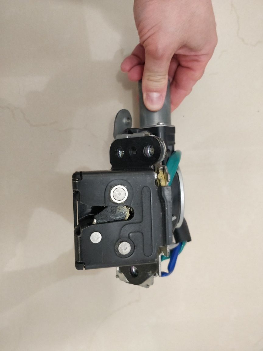 Broasca inchuietoare portbagaj Mazda CX30 830100-1120