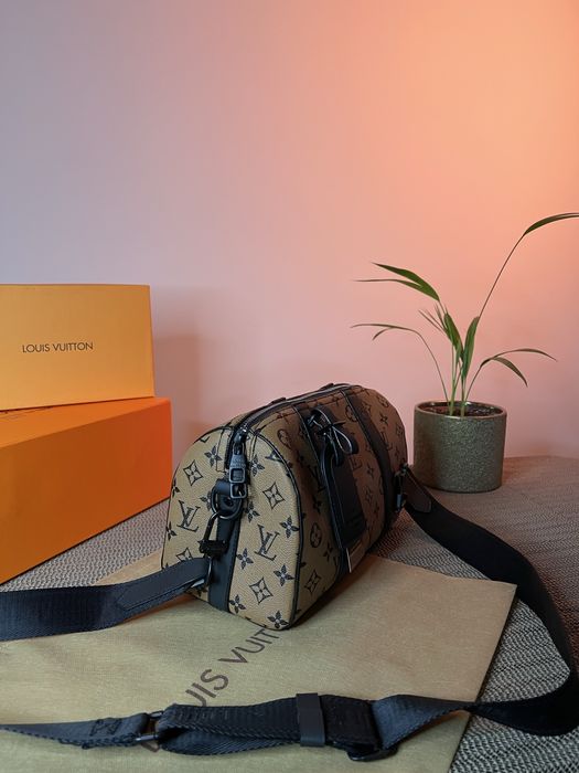 INCHIDERE AFACERE Borseta Louis Vuitton City Keepall Calitate Premium