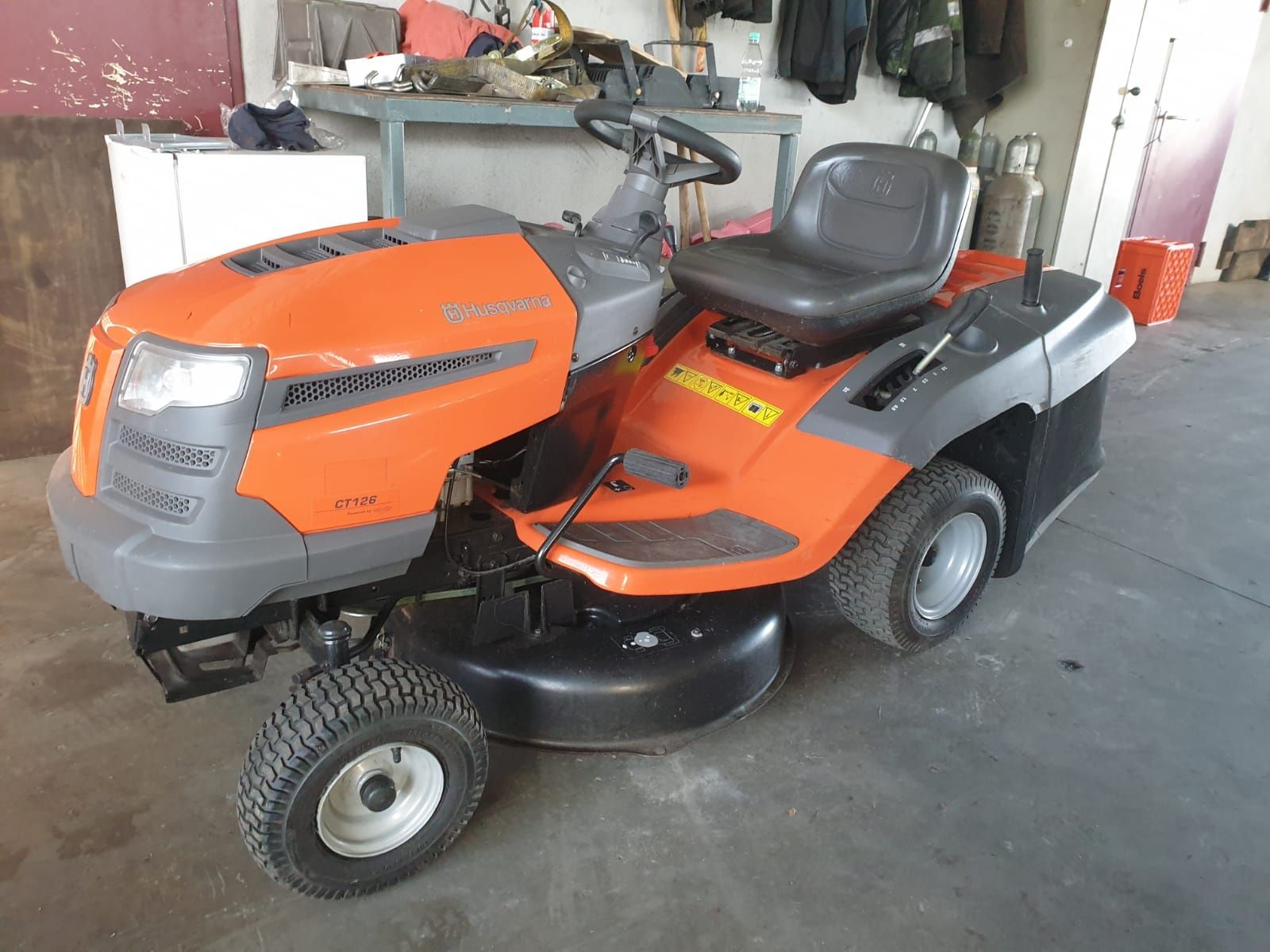 Tractoras Husqvarna CT 126 cu cos