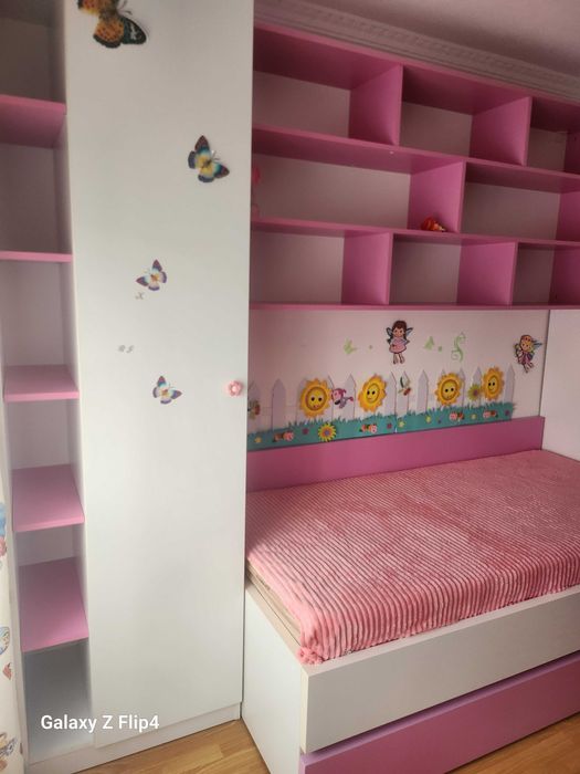 Vand mobila de dormitor pentru fetițe