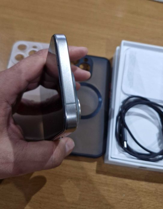 Ipfone 15 pro 128 gb.
